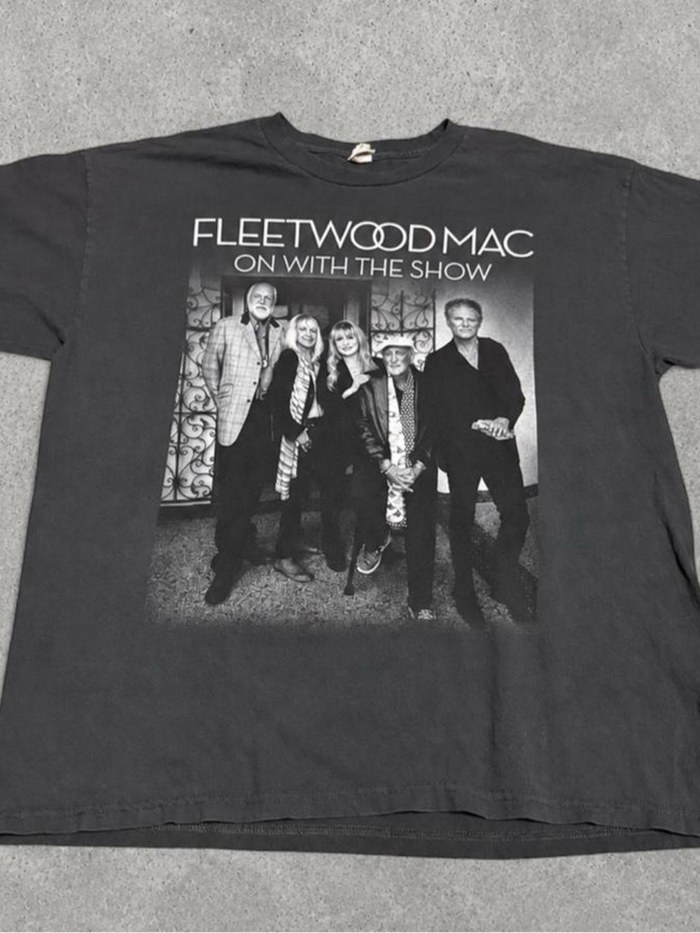XL Fleetwood Mac “On With the Show” World Tour 2014–2015 graphic T-shirt
